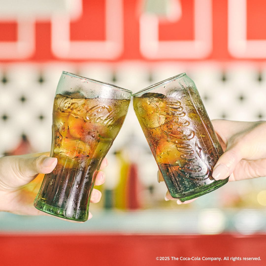 コカ・コーラロゴ入りグラスのイメージ