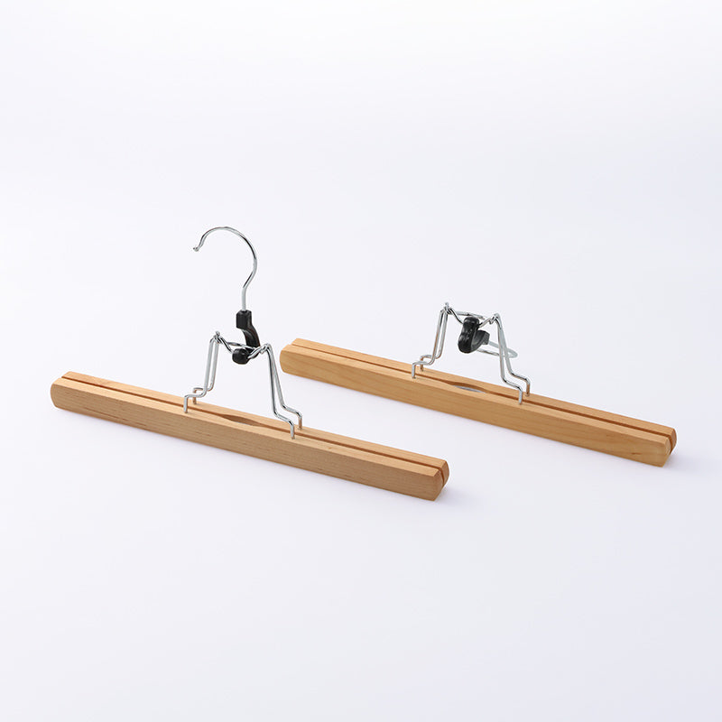 木製スラックスハンガー（２本、ベージュ色） ダイソー(DAISO)