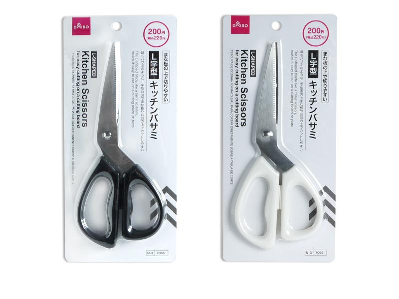 まな板の上で切りやすいＬ字型キッチンバサミ ダイソー(DAISO)