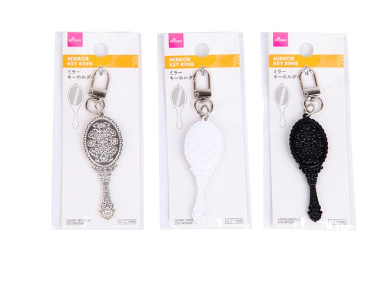 アンティーク風金属ミラーキーホルダー ダイソー(DAISO)