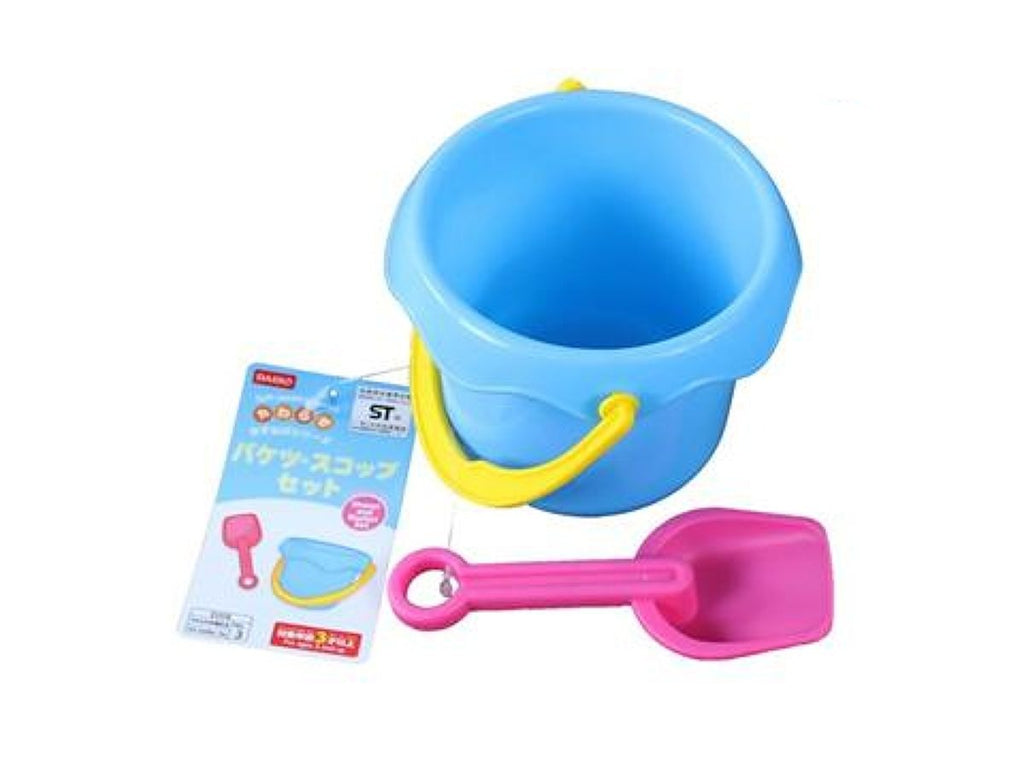 やわらかおすなば バケツ・スコップ ダイソー(DAISO)