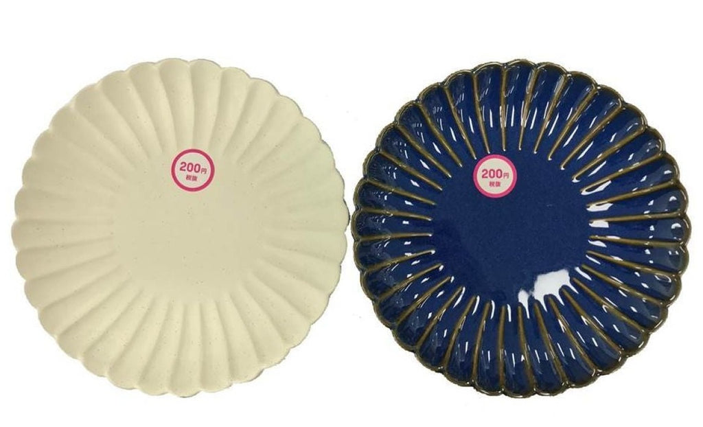 お皿（菊） ダイソー(DAISO)